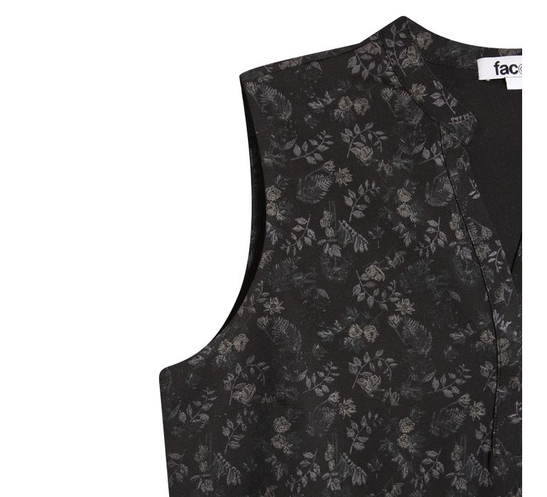 blusas negras con flores